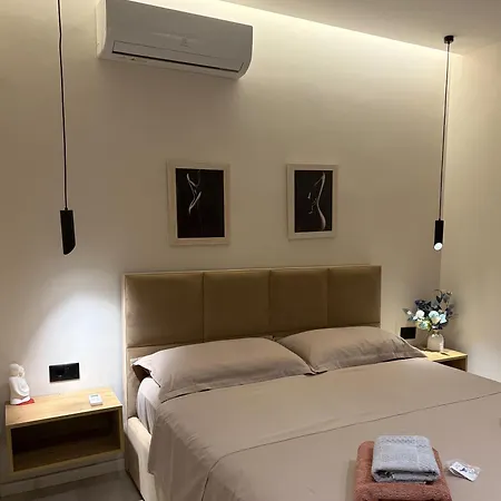 Casa * Tirana